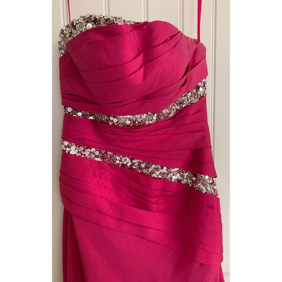 Size 2 STRAPLESS FUSCHIA PINK Night Moves Gown - Picture 4 of 8